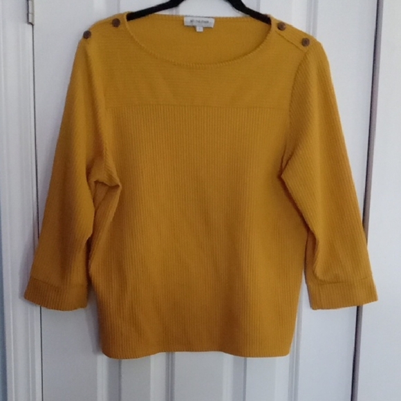 set the stage Sweaters - Yellow Ribbed Sweater with Button Details